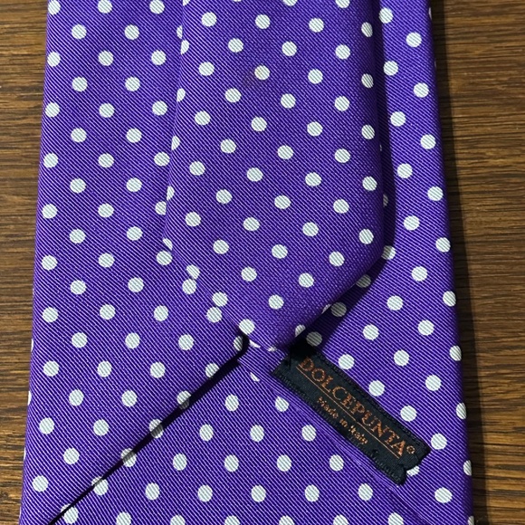 AUTHENTIC DOLCEPUNTA 100% SILK NECKTIE PURPLE w/WHITE POLKA DOTS - Picture 3 of 5